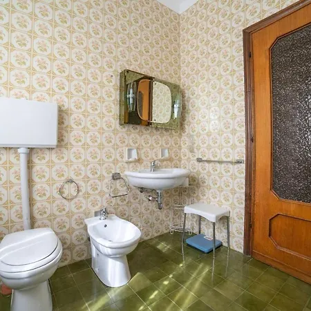 Comodo E Pratico A Apartment *
