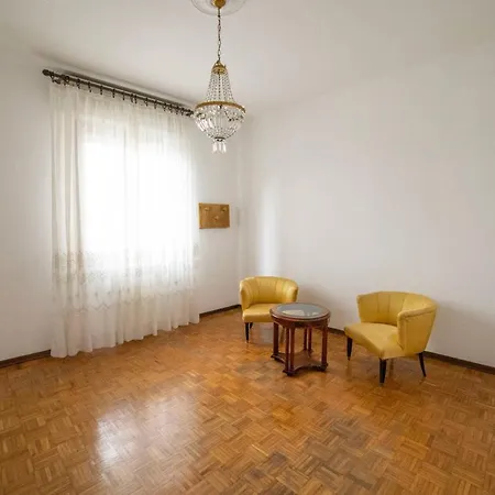 Apartment Comodo E Pratico A *